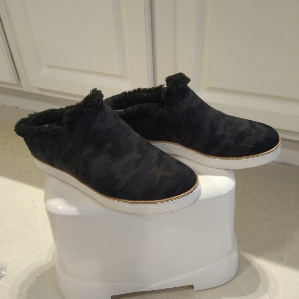 Camo slip on sneaker, fur lined. slight wedge size 9.5